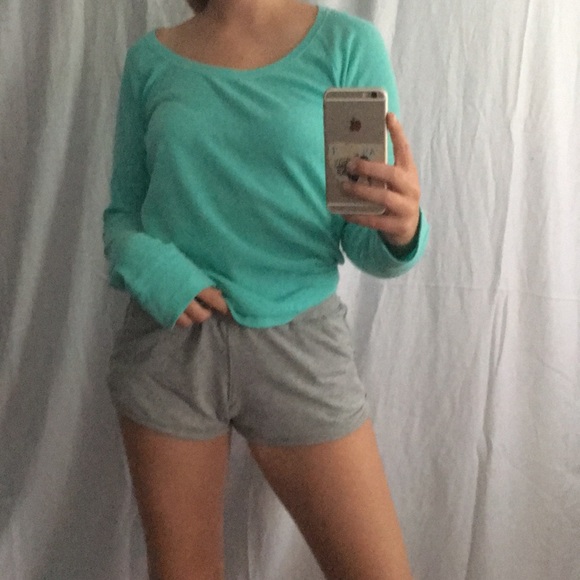 Teal waffle long-sleeve from VS - Picture 2 of 2